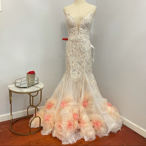Mac Duggal Floral Appliqué Lace Trumpet Gown With 3D Flowers Bottom New With Tag - Picture 12 of 17